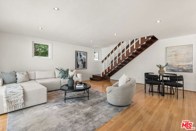 8005 Georgetown Avenue, Los Angeles CA: https://media.crmls.org/mediaz/9062a09a-9868-475d-aefd-5bdbc6072812.jpg