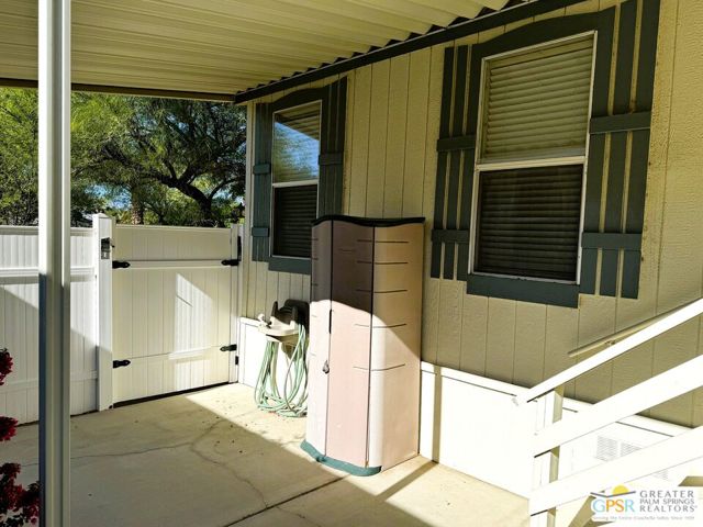 17640 Corkill Road, Desert Hot Springs CA: https://media.crmls.org/mediaz/90637490-3367-41d5-aa6f-987d840aa715.jpg