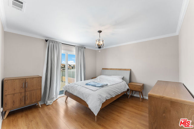 18032 Mariner Drive, Victorville CA: https://media.crmls.org/mediaz/9063b035-c2fa-411b-b087-dcfdb9ca95ab.jpg