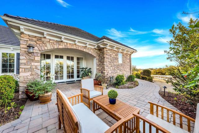 3401 Adams Run, Encinitas CA: https://media.crmls.org/mediaz/906401d4-ee87-48ee-89d8-55260c353110.jpg