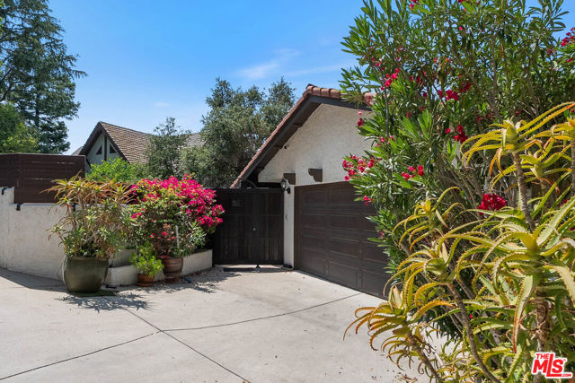 4713 Bedel Street, Woodland Hills CA: https://media.crmls.org/mediaz/9064261c-8131-473d-8393-e7f7ae1e88f7.jpg