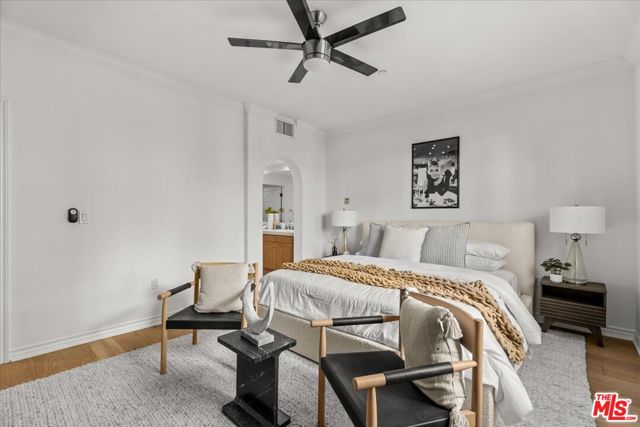 5935 Playa Vista Drive, Playa Vista CA: https://media.crmls.org/mediaz/906441c9-2389-4224-a3b1-81669c777a68.jpg