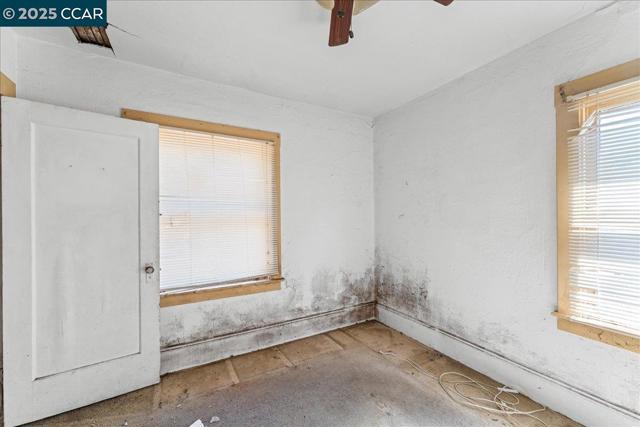 1229 55Th St, Emeryville CA: https://media.crmls.org/mediaz/90648d67-5d53-461c-b9a8-de16a48846f1.jpg