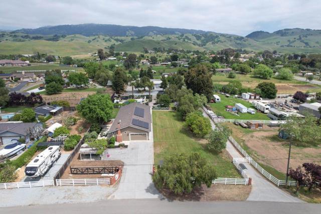 2017 Gypsy Avenue, San Martin CA: https://media.crmls.org/mediaz/90648fab-a08a-4320-b1ee-7afb1174d454.jpg