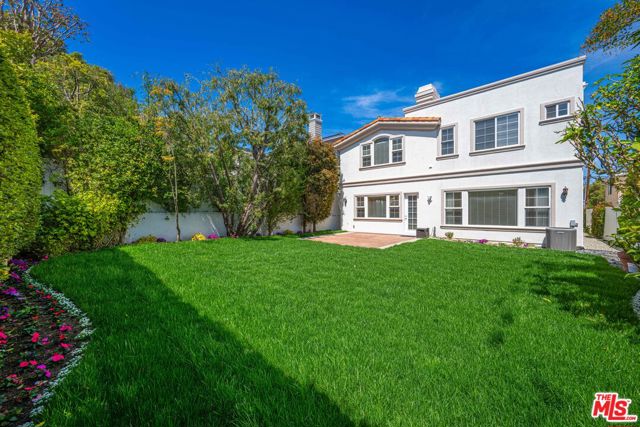 1756 Ruhland Avenue, Manhattan Beach CA: https://media.crmls.org/mediaz/9064ea28-89a4-4a53-a741-d8e03ddc316b.jpg