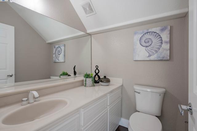 Image 25 of 29 For 440 Navaro Pl  115