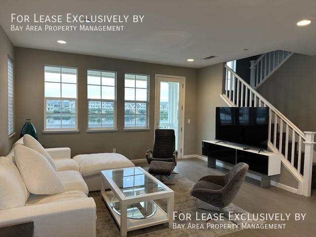 654 Sea Anchor Drive, Redwood City CA: https://media.crmls.org/mediaz/90659b11-91a0-4439-af7e-f6560aebbebe.jpg
