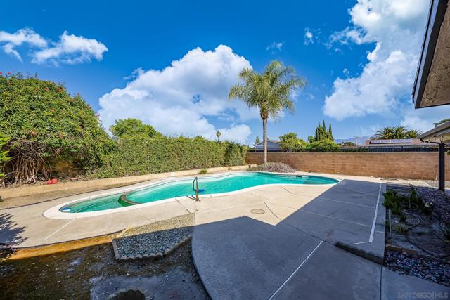 26463 Hamre Pl, Hemet CA: https://media.crmls.org/mediaz/906749f6-d5af-4946-9510-364c3a175dd6.jpg