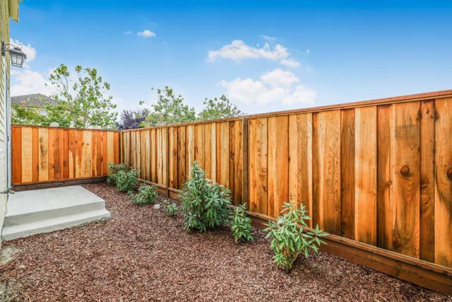 401 San Luis Avenue, Watsonville CA: https://media.crmls.org/mediaz/9067643e-5446-402f-a0e3-8a3d6a302273.jpg