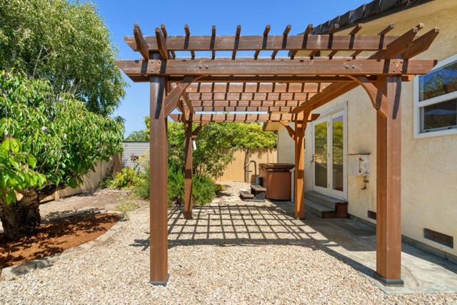 816 Pelton Avenue, Santa Cruz CA: https://media.crmls.org/mediaz/906773cd-f415-4a98-a3b2-78c43aed5d3e.jpg
