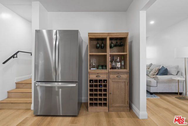 1848 19th Street, Santa Monica CA: https://media.crmls.org/mediaz/90677807-0761-41af-8a41-828dcf9af8cd.jpg