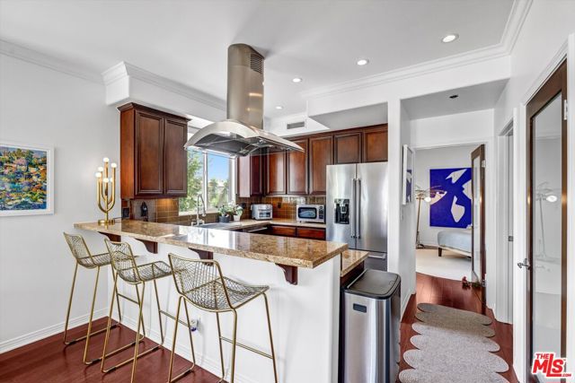 1153 N Formosa Avenue, Los Angeles CA: https://media.crmls.org/mediaz/90679ba5-c774-499f-a45f-c3dc2345a849.jpg