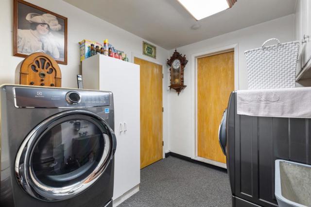 3155 Brittan Avenue, San Carlos CA: https://media.crmls.org/mediaz/90682f0e-b3ab-4b27-a927-4adf31a725b5.jpg