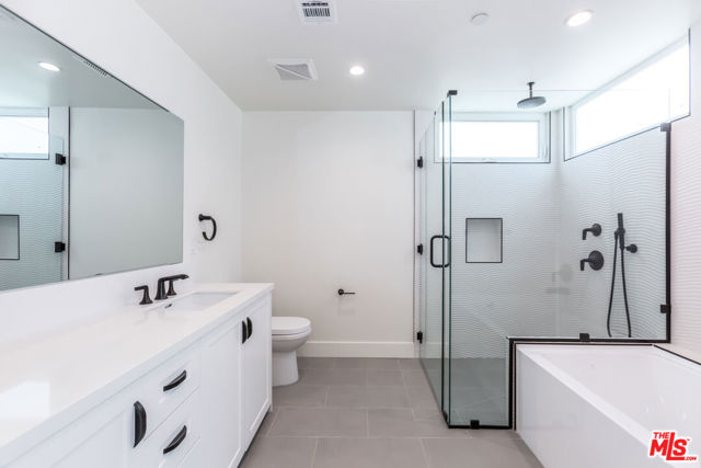 857 N Hayworth Avenue, Los Angeles CA: https://media.crmls.org/mediaz/906912c2-2344-471a-a9d7-5536964acbe8.jpg