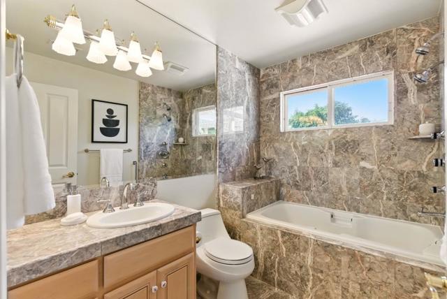 41 Regent Place, Palo Alto CA: https://media.crmls.org/mediaz/90691e3b-24d9-411a-8069-65f5c45c5417.jpg