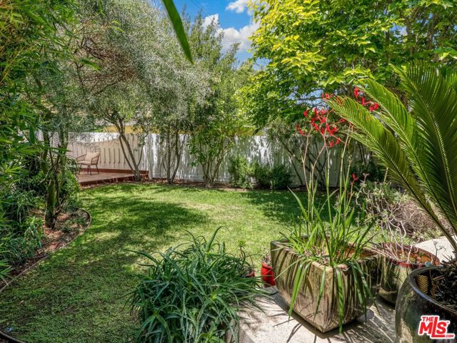 3719 Butler Avenue, Los Angeles CA: https://media.crmls.org/mediaz/90693794-e18a-4100-81f5-45fff600be10.jpg