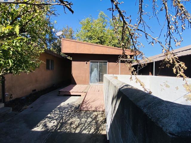 7705 Orford Rd, Stockton CA: https://media.crmls.org/mediaz/90693b67-a255-443b-80bd-757ec3871e06.jpg