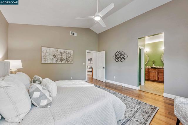 122 Claremont Crest Ct, San Ramon CA: https://media.crmls.org/mediaz/90699180-4f38-41fc-bc88-34446b9a982f.jpg