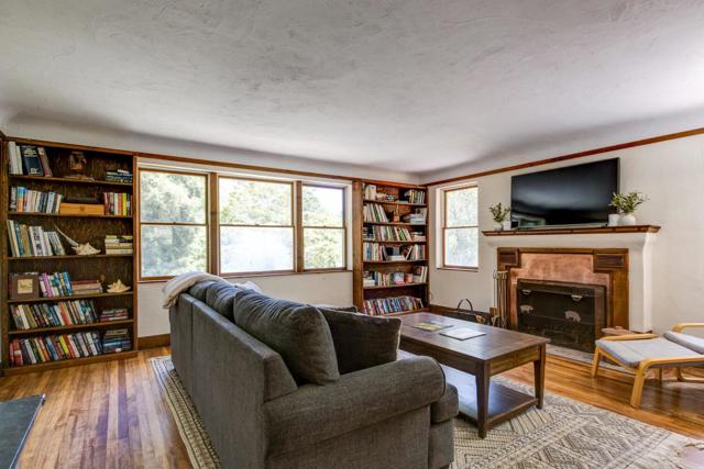 5090 La Honda Road,  CA: https://media.crmls.org/mediaz/9069b483-e689-4422-a9b6-44e2720bfb1d.jpg