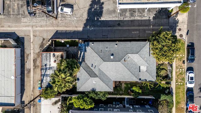 139 N Harper Avenue, Los Angeles CA: https://media.crmls.org/mediaz/906a550c-8af0-4fca-b1b0-309fd5998122.jpg
