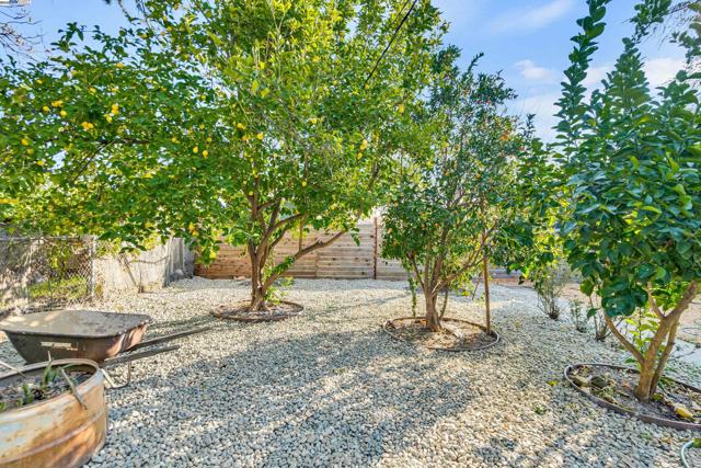 Image 9 of 60 For 207 D St Roseville