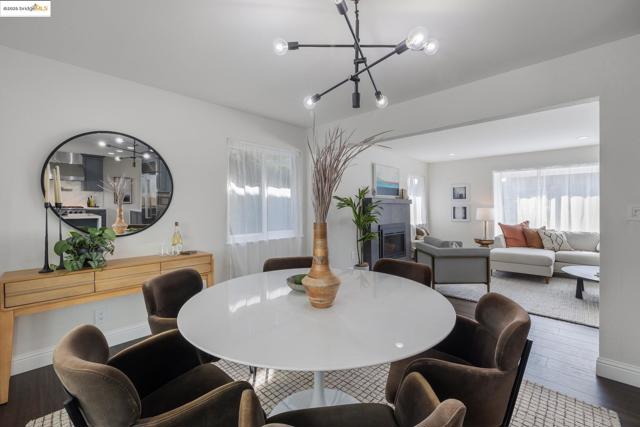 5646 Thornhill Dr, Oakland CA: https://media.crmls.org/mediaz/906adb8a-1681-40ac-964a-b48452487568.jpg