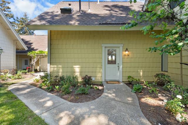 2518 W Middlefield Road, Mountain View CA: https://media.crmls.org/mediaz/906adbe9-42b1-49ea-8b34-fd8567deb669.jpg