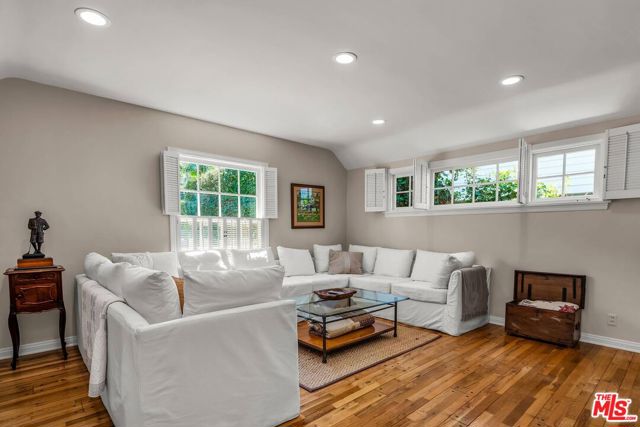 3 Bed Home for Sale in Sherman Oaks, California