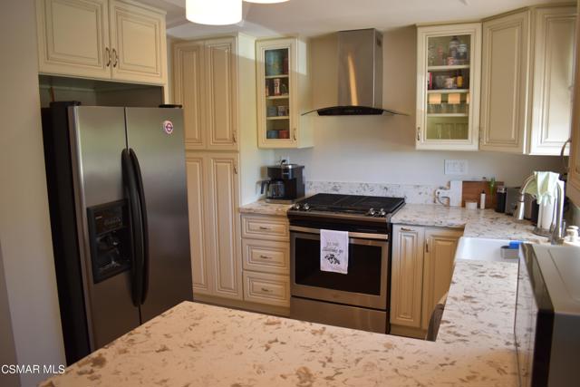 644 Warwick Avenue, Thousand Oaks CA: https://media.crmls.org/mediaz/906bc827-cc7f-4305-9173-6a01a2b45ef8.jpg