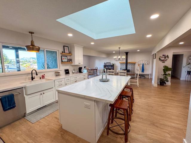 215 Rays Circle, Hollister CA: https://media.crmls.org/mediaz/906bd8af-e900-4493-930e-7e06bdfe813e.jpg
