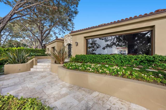271 Ocean View Ave, Del Mar CA: https://media.crmls.org/mediaz/906bdd74-b841-4280-a4f8-58f37e6a2901.jpg