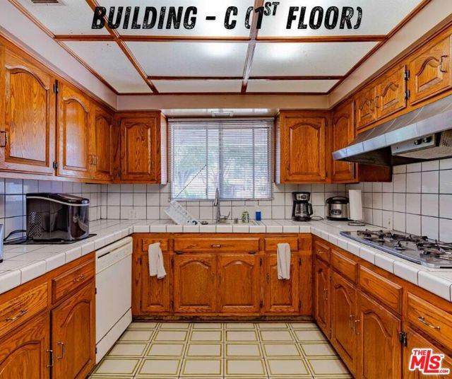 5706 Pioneer Boulevard, Whittier CA: https://media.crmls.org/mediaz/906c9ccb-bafa-404a-8712-b0820bd474a5.jpg