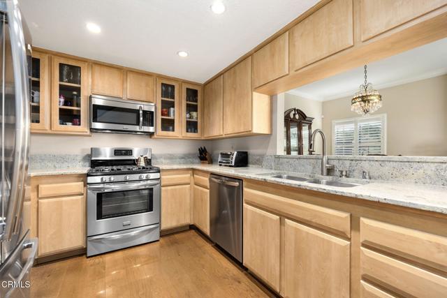 Detail Gallery Image 7 of 24 For 484 S Euclid #107,  Pasadena,  CA 91101 - 3 Beds | 2/1 Baths