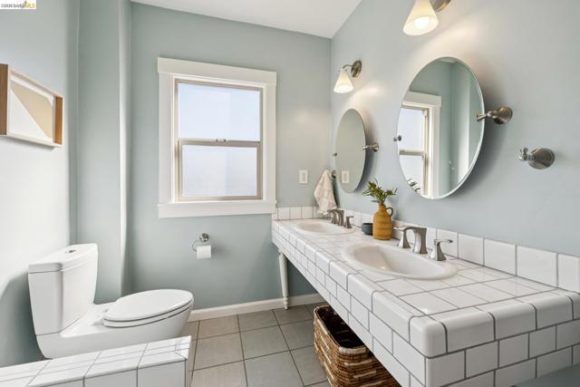 1136 Marin Ave, Albany CA: https://media.crmls.org/mediaz/906dfa01-e472-4355-ab66-2aac2625de25.jpg