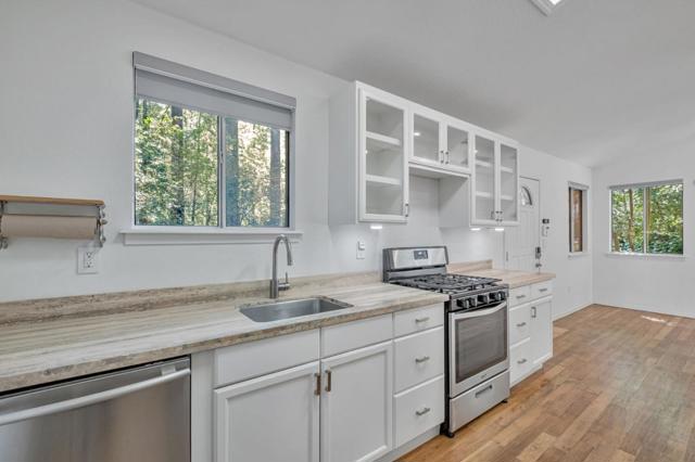 657 River Drive, Boulder Creek CA: https://media.crmls.org/mediaz/906ebc62-5bb6-4908-8138-37d4bf7f62b1.jpg