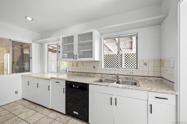 3527 Mississippi St, San Diego CA: https://media.crmls.org/mediaz/906f74c6-8d61-40b5-a24e-1d1fc10a4159.jpg