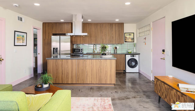 1111 E Palm Canyon Drive, Palm Springs CA: https://media.crmls.org/mediaz/906fd3f2-163a-4ea1-ac9a-fce3af319c27.jpg