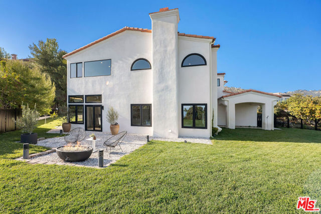 23458 W Moon Shadows Drive, Malibu CA: https://media.crmls.org/mediaz/906ff9b9-f1af-4791-9d41-45d33acf8bda.jpg