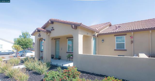 2299 Rustic Oak Ln, Rio Vista CA: https://media.crmls.org/mediaz/90706bf8-5c72-4229-a654-2468e4943af5.jpg
