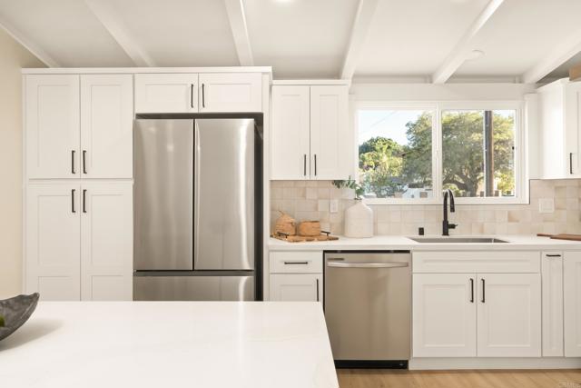 Detail Gallery Image 6 of 21 For 4774 Chickasaw Ct, San Diego,  CA 92117 - 3 Beds | 2 Baths