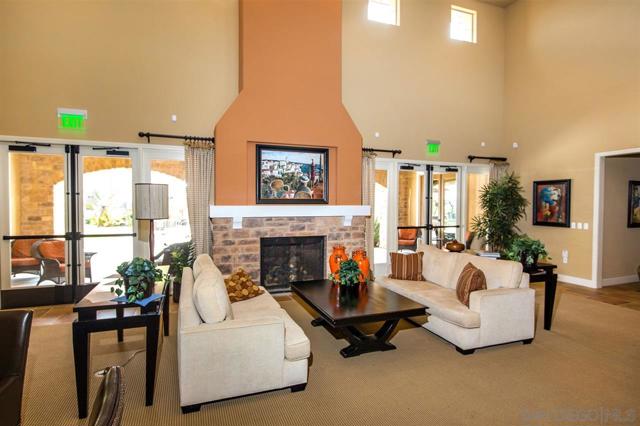 10637 Golden Willow Tr, San Diego CA: https://media.crmls.org/mediaz/90706d10-2751-4ad0-ba35-7af193473649.jpg