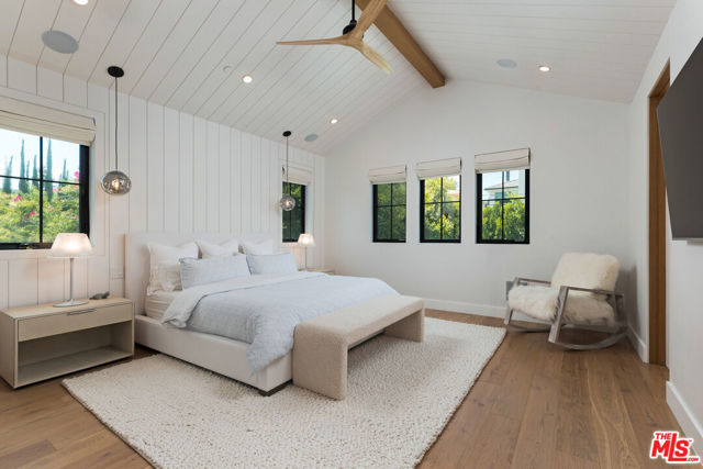 4253 Costello Avenue, Sherman Oaks CA: https://media.crmls.org/mediaz/907099b3-a2ae-4c56-8c75-cb1cf0f66cc5.jpg