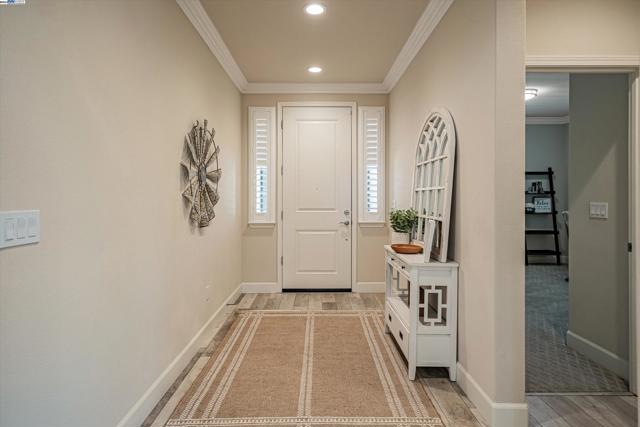 Image 4 of 60 For 5529 Mountain Ridge Way