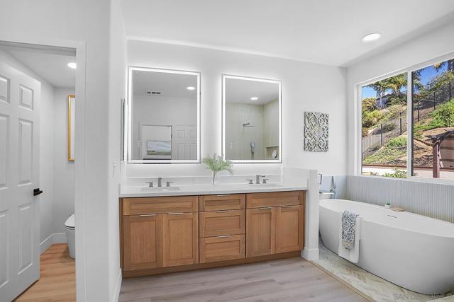 1120 Parkview Dr, Oceanside CA: https://media.crmls.org/mediaz/90715b94-73a7-4c8e-8892-0feb772ac97c.jpg