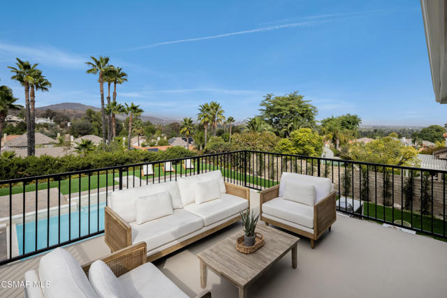 24005 Clarington Drive, West Hills CA: https://media.crmls.org/mediaz/9071f65f-c969-415f-bb71-cf28291bb68e.jpg