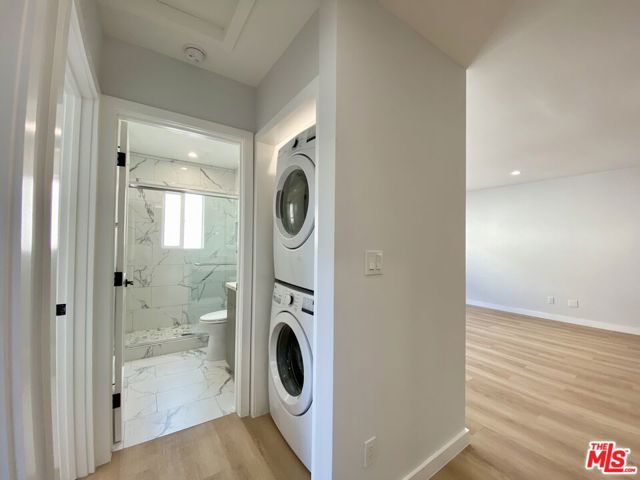 3207 W 3rd Street, Los Angeles CA: https://media.crmls.org/mediaz/907256cc-af65-4ccc-924c-4358e7bec163.jpg