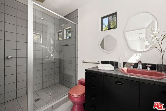 2477 Canyon Oak Drive, Los Angeles CA: https://media.crmls.org/mediaz/9072b13f-f5fc-41d0-b1df-ac0abe91df46.jpg