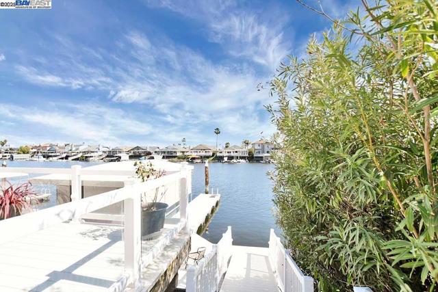 1864 Dune Point Way, Discovery Bay CA: https://media.crmls.org/mediaz/9072e6ad-92b0-4092-9de1-21932167a9e3.jpg