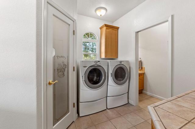 Image 24 of 90 For 157 Oak Knoll Court