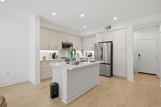 Detail Gallery Image 8 of 24 For 1307 Yannis Ct, El Cajon,  CA 92109 - 3 Beds | 2/1 Baths